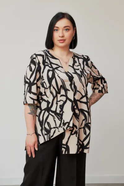 Блуза, Estilo 06-016, бежевий/чорний, абстракція, софт